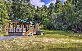Quaint Mtn Cabin Tiny Living Near Big Adventure